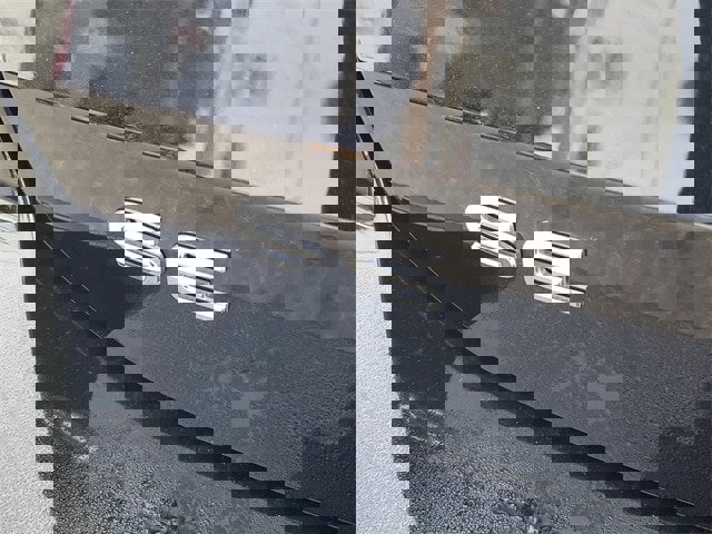 Certified 2025 Volkswagen Taos SE image 6