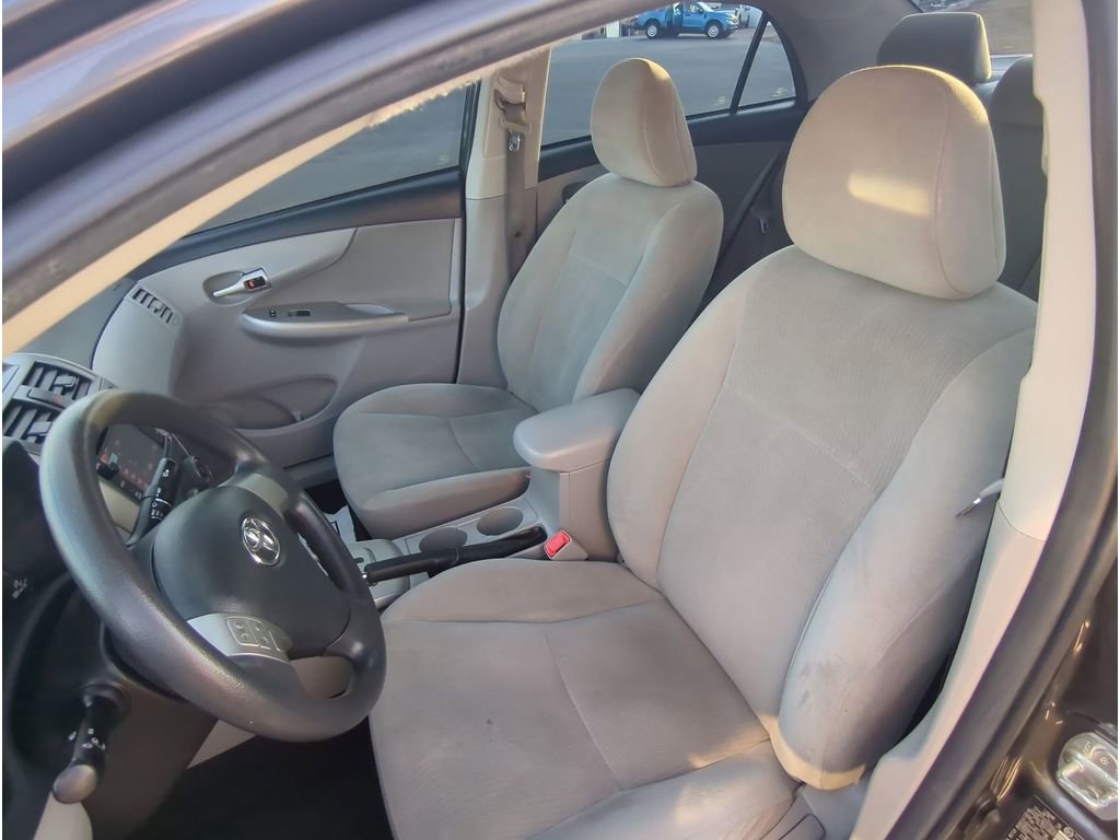 Used 2013 Toyota Corolla LE image 11