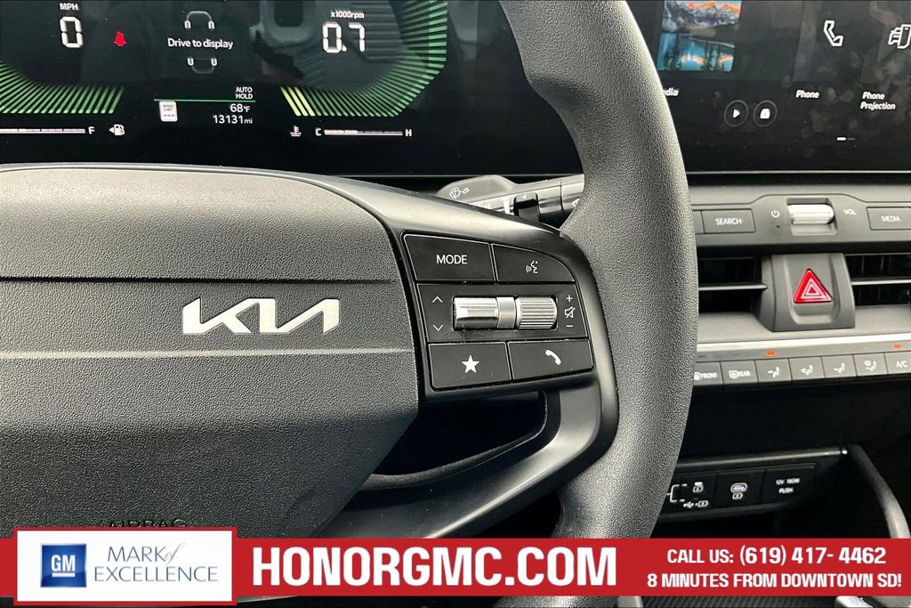 Used 2025 Kia K4 LXS image 12