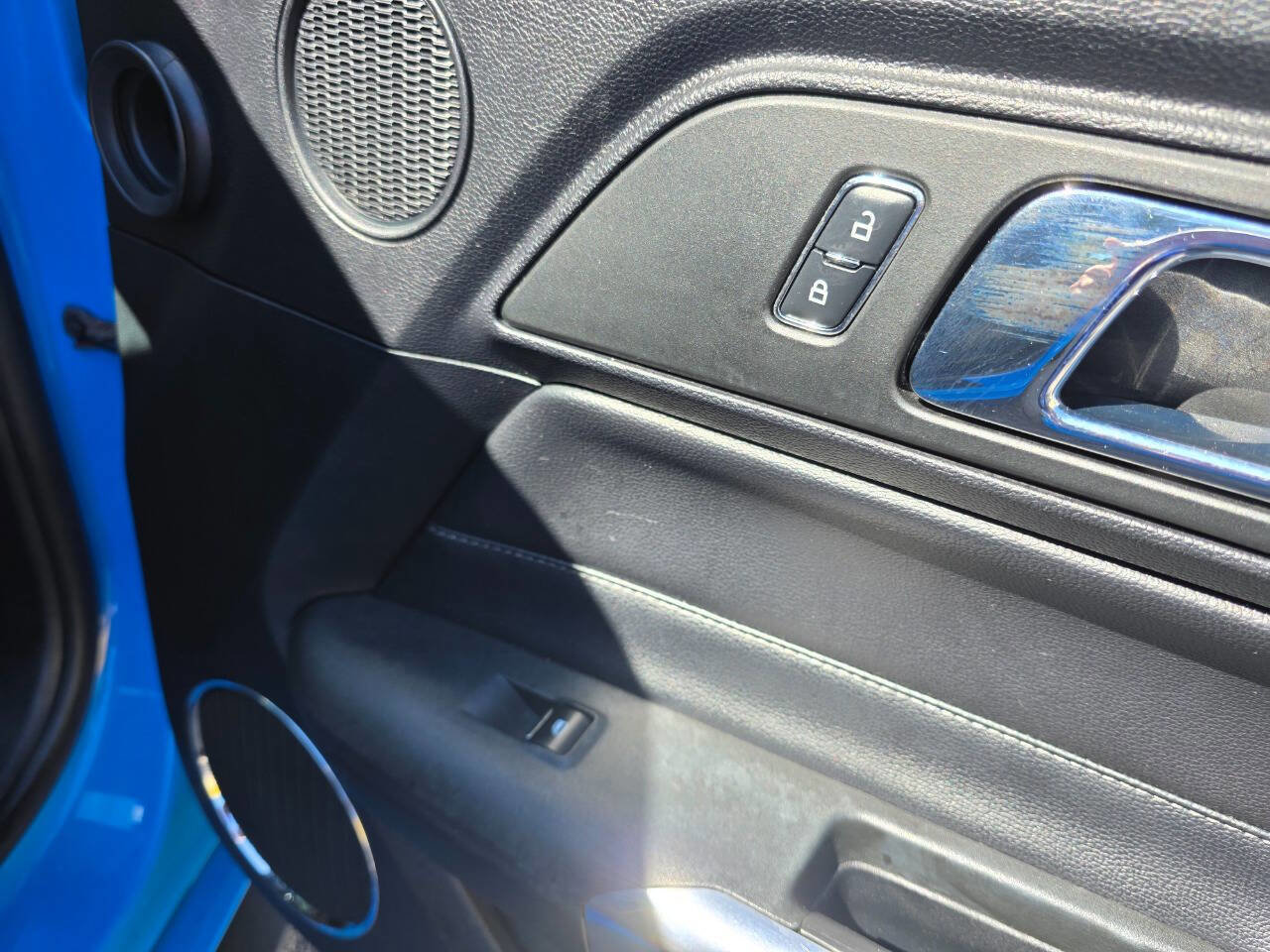 Used 2017 Ford Mustang Premium image 28