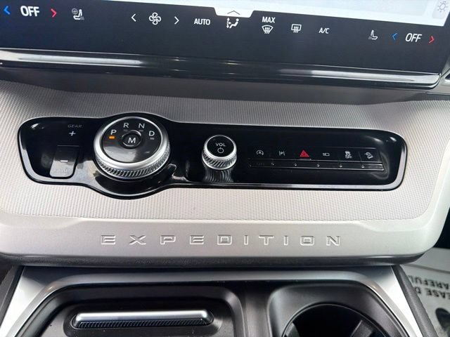 Used 2025 Ford Expedition Active AWD/4WD image 46