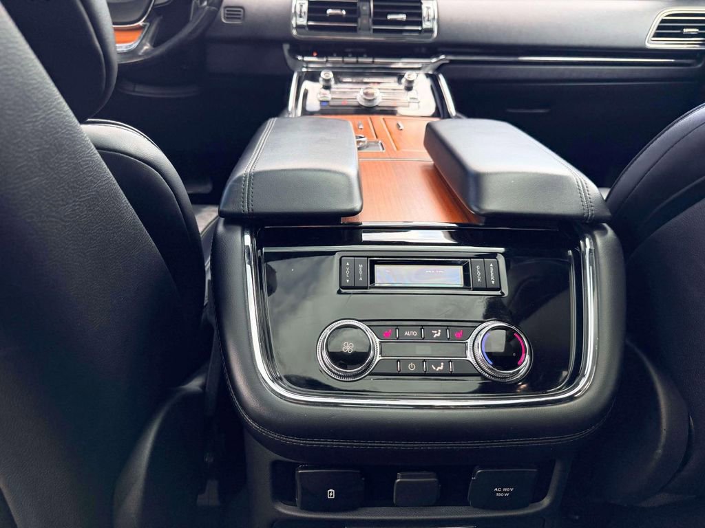 Used 2019 Lincoln Navigator L Select AWD/4WD image 15