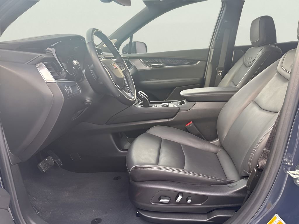 Certified 2025 Cadillac XT6 Premium Luxury image 17