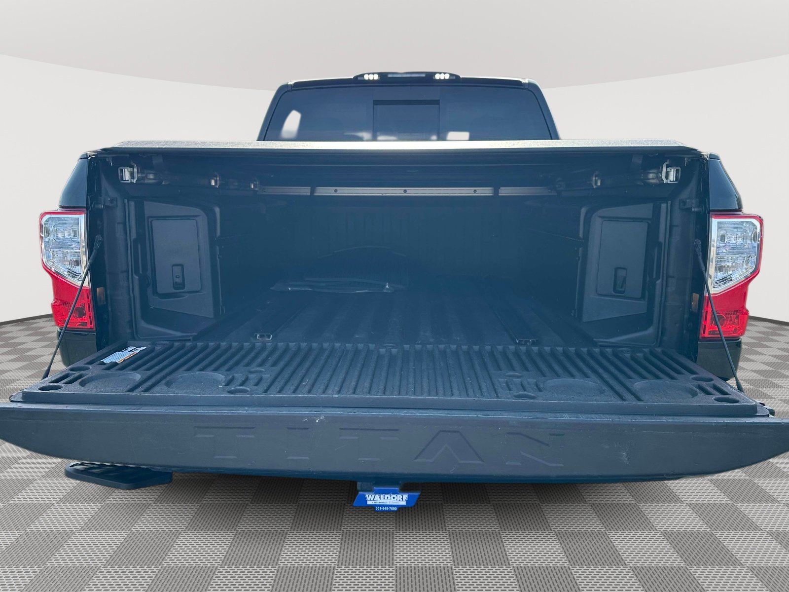 Used 2020 Nissan Titan SV w/ SV Convenience Package image 32