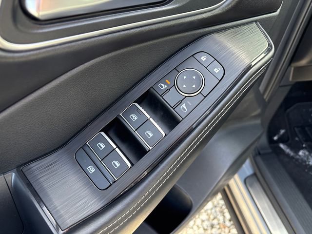 Used 2023 Nissan Rogue Platinum w/ Platinum Premium Package AWD/4WD image 17