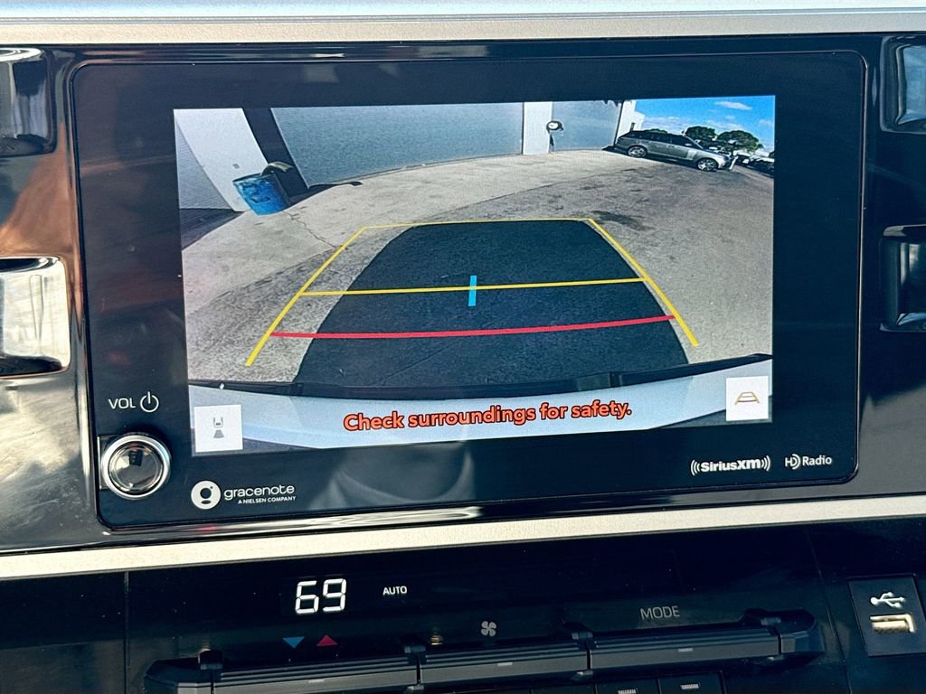 Used 2022 Toyota Tundra SR5 w/ SR5 Convenience Package image 14