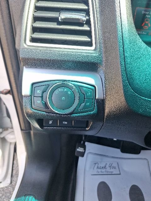 Used 2017 Ford Explorer XLT w/ Equipment Group 202A AWD/4WD image 15