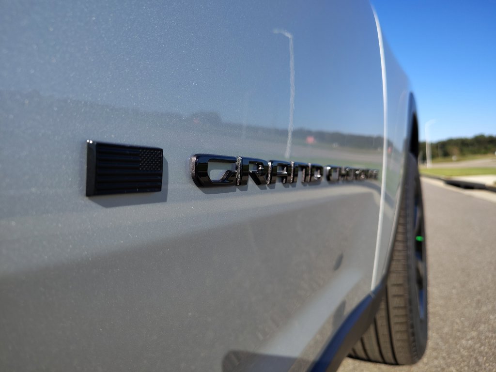 New 2025 Jeep Grand Cherokee Limited w/ Luxury Tech Group II RWD image 12