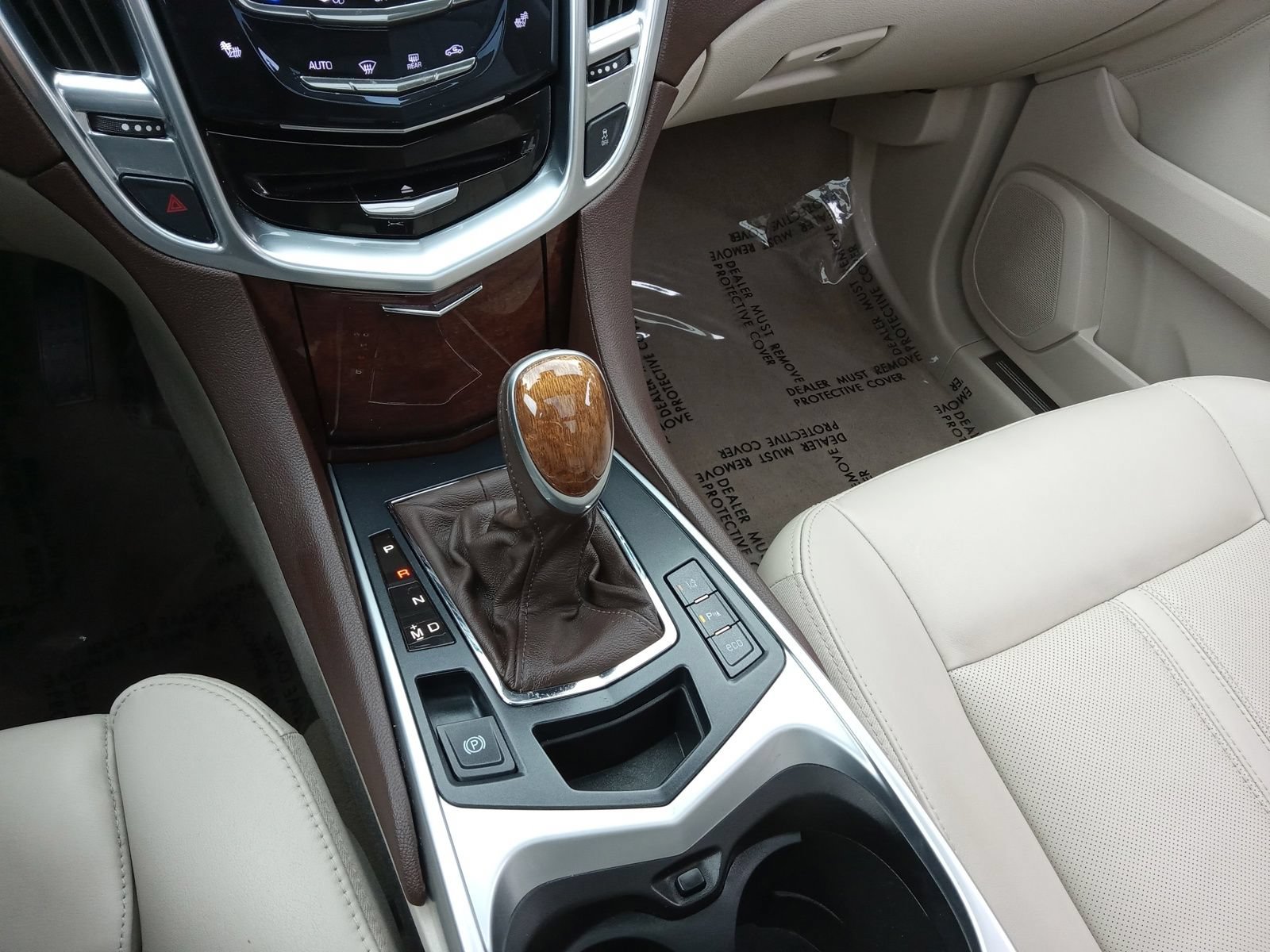 Used 2015 Cadillac SRX Luxury w/ Trailering Package AWD/4WD image 18