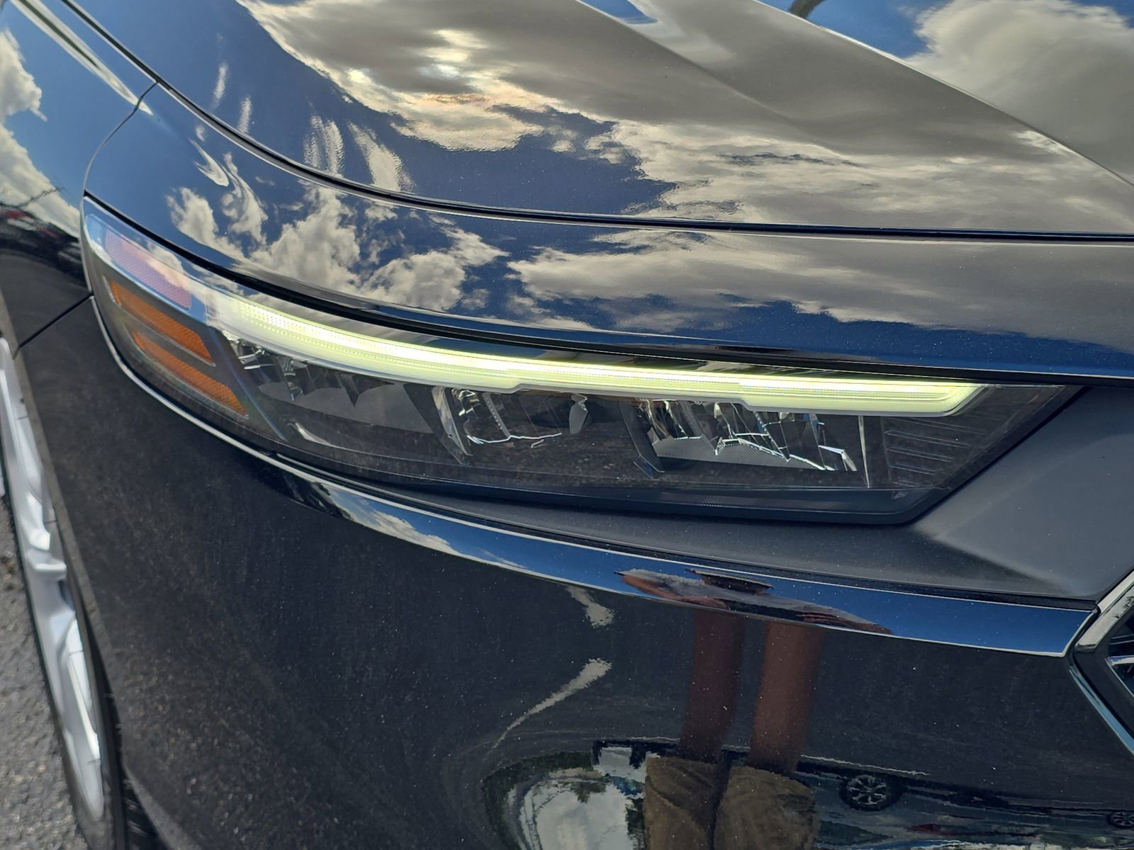 Certified 2025 Honda Accord LX image 7