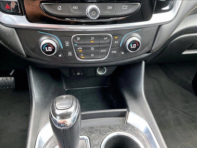 Used 2019 Chevrolet Traverse LT FWD image 24