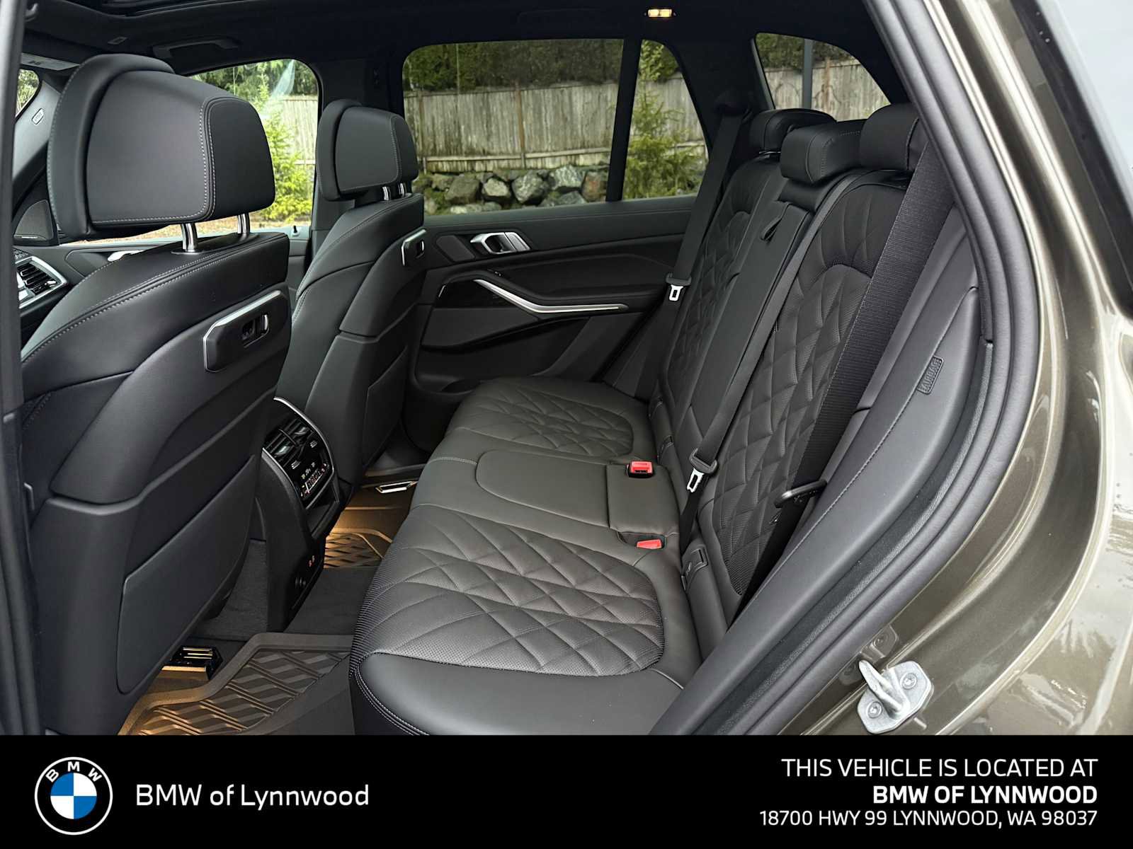 New 2026 BMW X5 xDrive40i w/ M Sport Package AWD/4WD image 16
