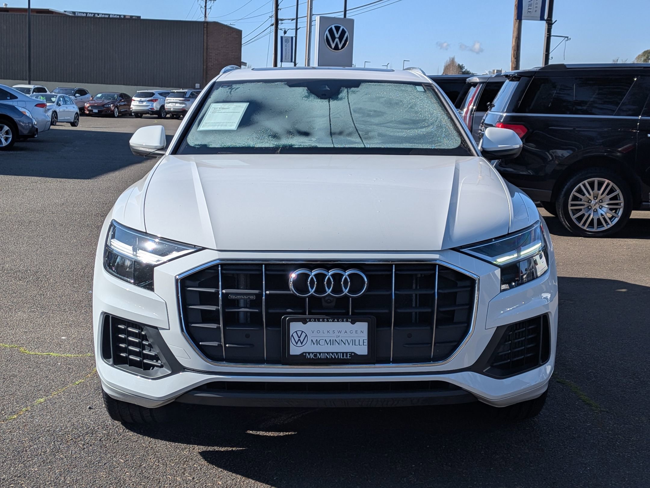 Used 2022 Audi Q8 Premium image 8
