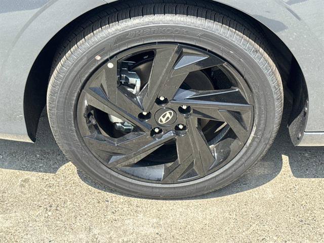 New 2026 Hyundai Elantra SEL Sport FWD image 27