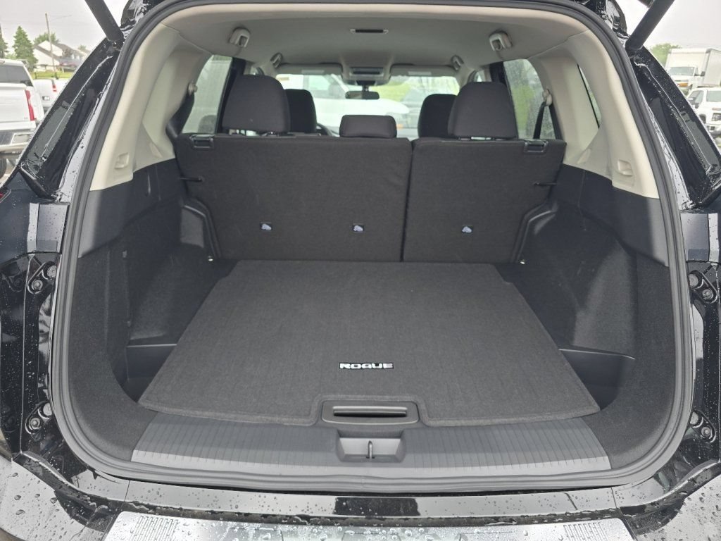 New 2026 Nissan Rogue SV w/ Cold Weather Package AWD/4WD image 16