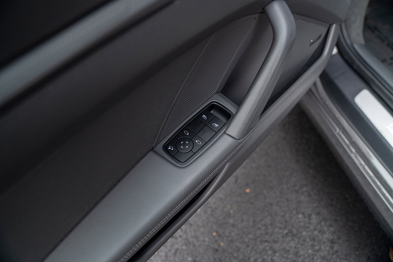 Certified 2022 Porsche 911 Carrera image 18