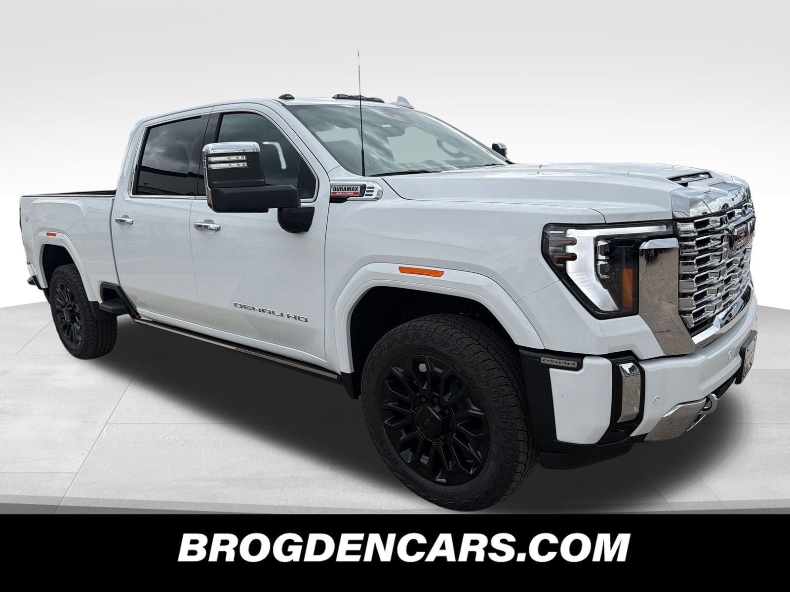 New 2026 GMC Sierra 2500 Denali w/ Denali Reserve Package AWD/4WD image 1