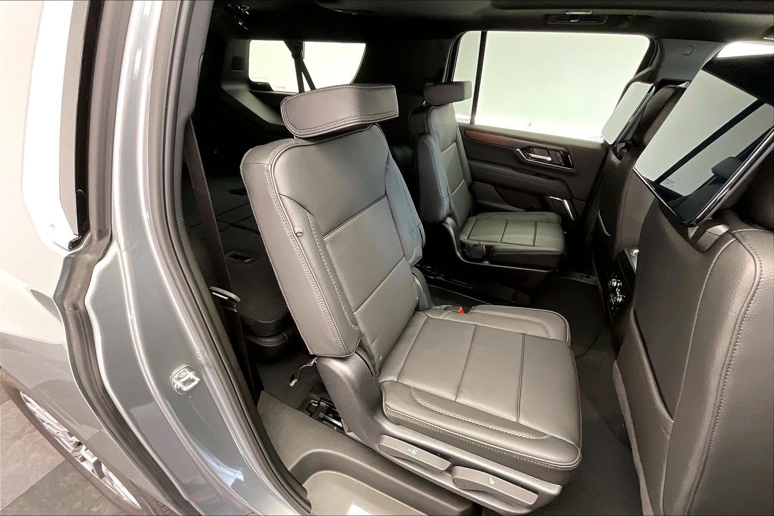 New 2026 GMC Yukon XL Denali w/ Advanced Technology Package AWD/4WD image 10