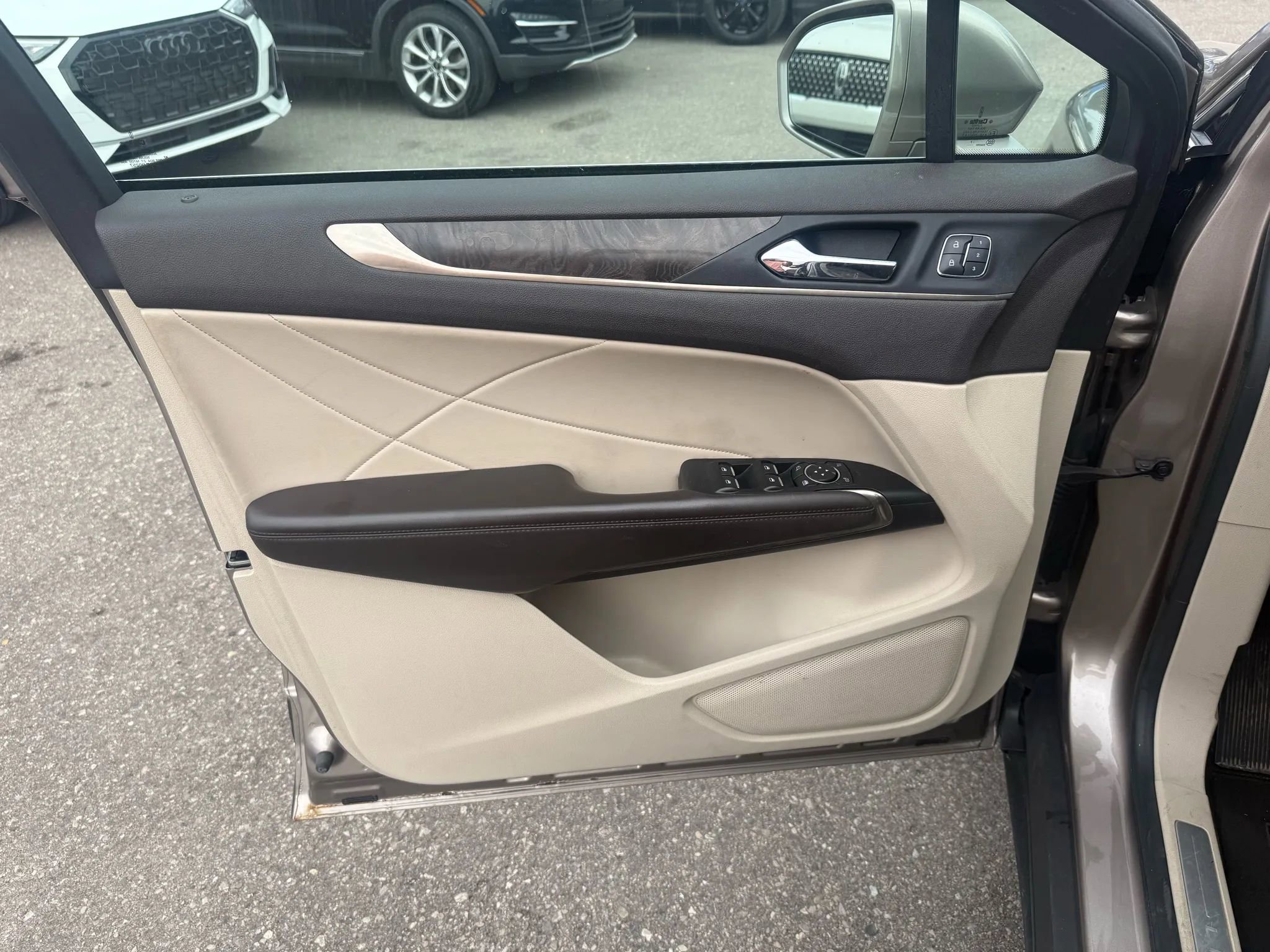 Used 2018 Lincoln MKC Reserve w/ Lincoln MKC Climate Package image 18