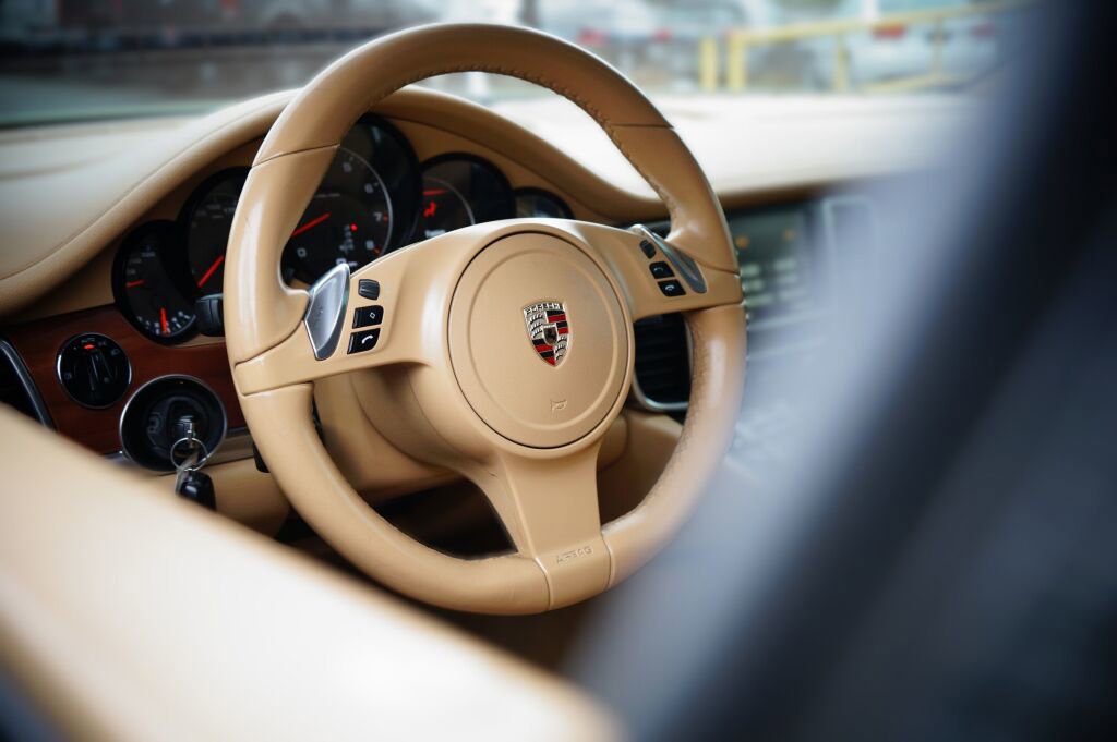 Used 2011 Porsche Panamera 4 image 12