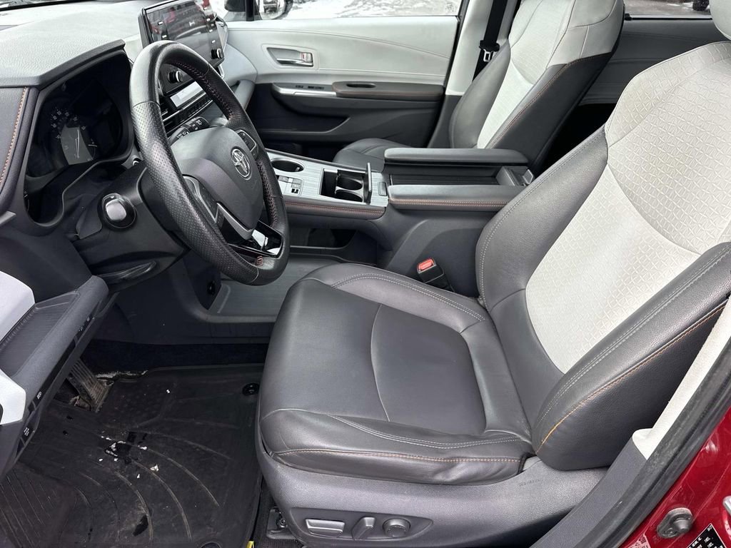 Certified 2021 Toyota Sienna XSE image 20