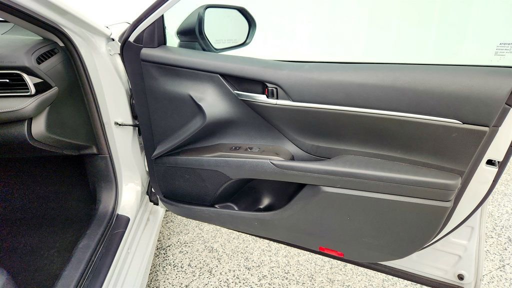 Used 2023 Toyota Camry SE FWD image 24