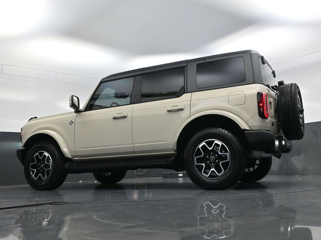 Used 2025 Ford Bronco Outer Banks image 19