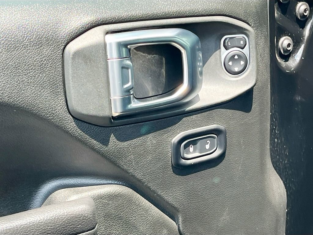 Certified 2025 Jeep Gladiator Mojave AWD/4WD image 17