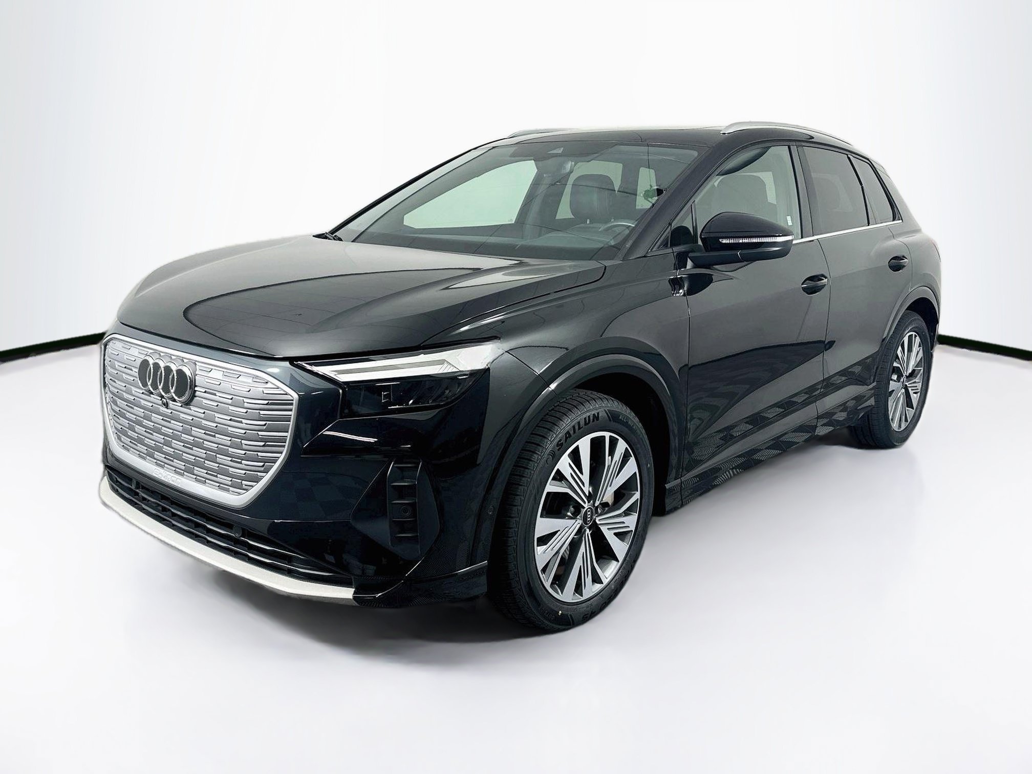 Used 2023 Audi Q4 e-tron Premium Plus RWD image 3