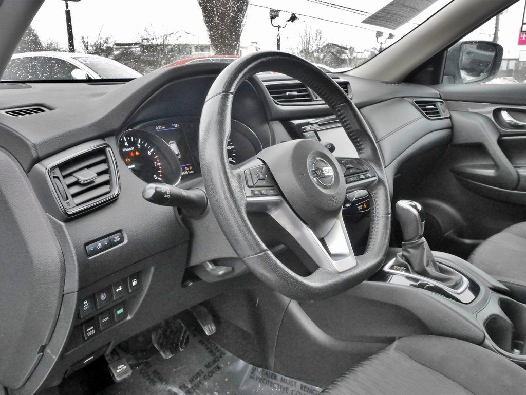 Used 2020 Nissan Rogue SV image 23