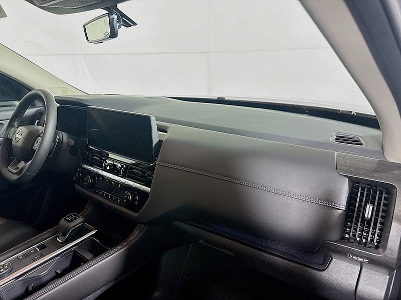 New 2026 Nissan Pathfinder Platinum AWD/4WD image 31