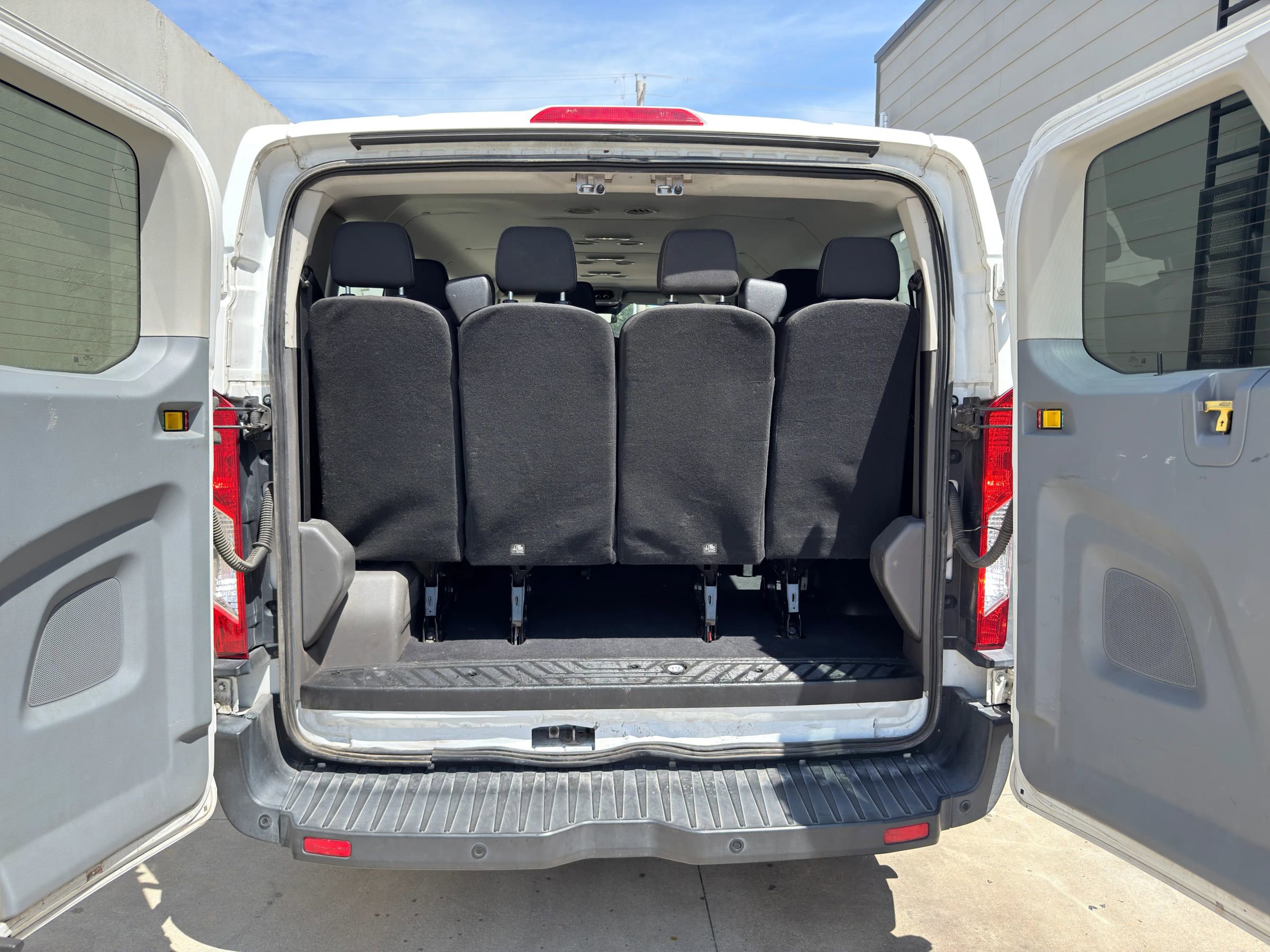 Used 2021 Ford Transit 350 XLT RWD image 7