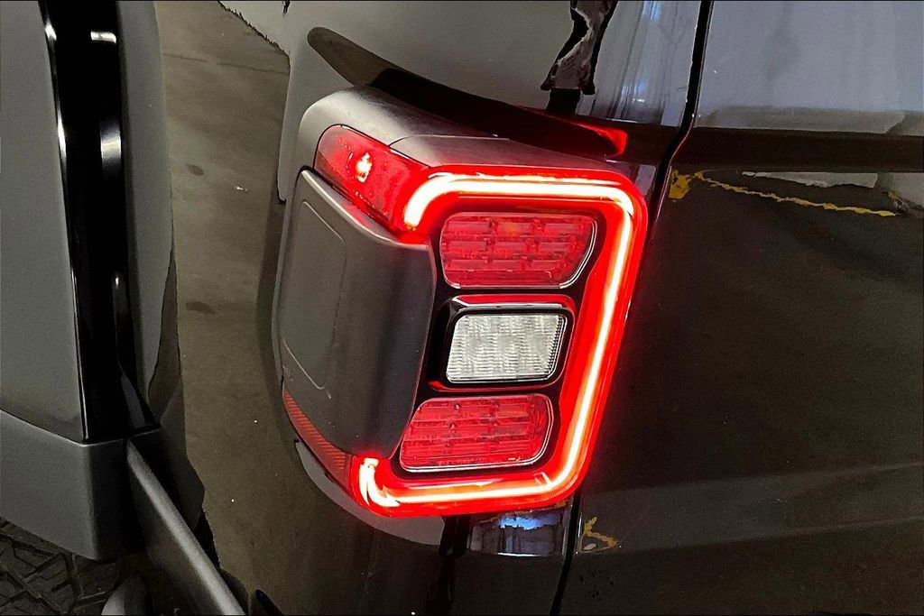 Used 2020 Jeep Gladiator Rubicon AWD/4WD image 24