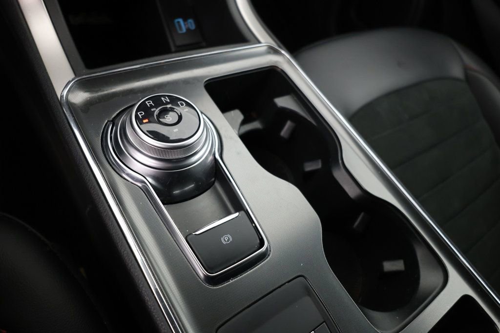 Used 2023 Ford Edge ST-Line image 12