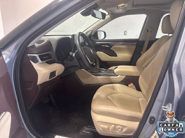 Used 2021 Toyota Highlander Limited image 12