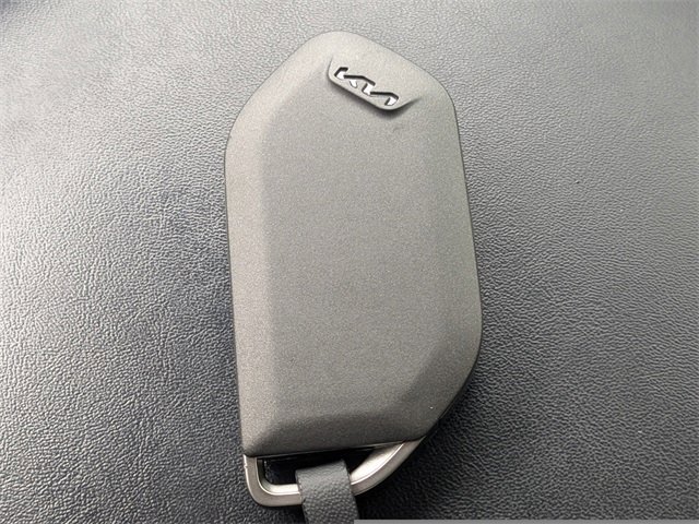 Used 2024 Kia Telluride S image 34