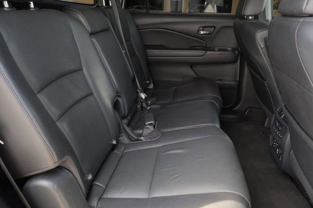 Used 2018 Honda Pilot Touring image 30