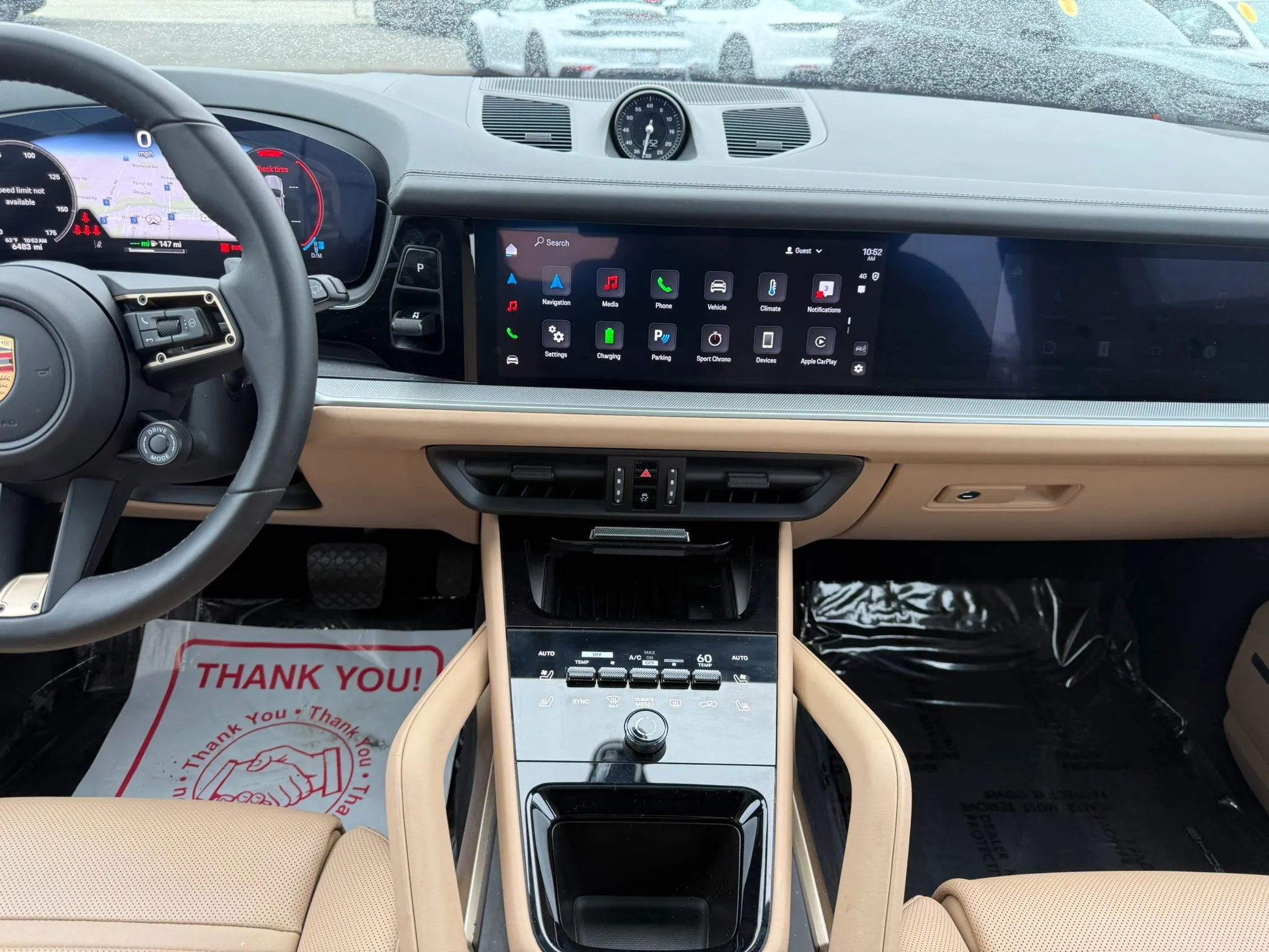 Used 2025 Porsche Cayenne E-Hybrid Sport Utility 4D w/ Premium Package Plus image 41