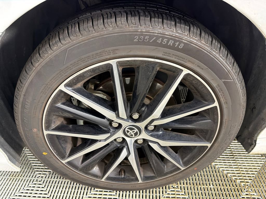 Used 2023 Toyota Camry SE image 11