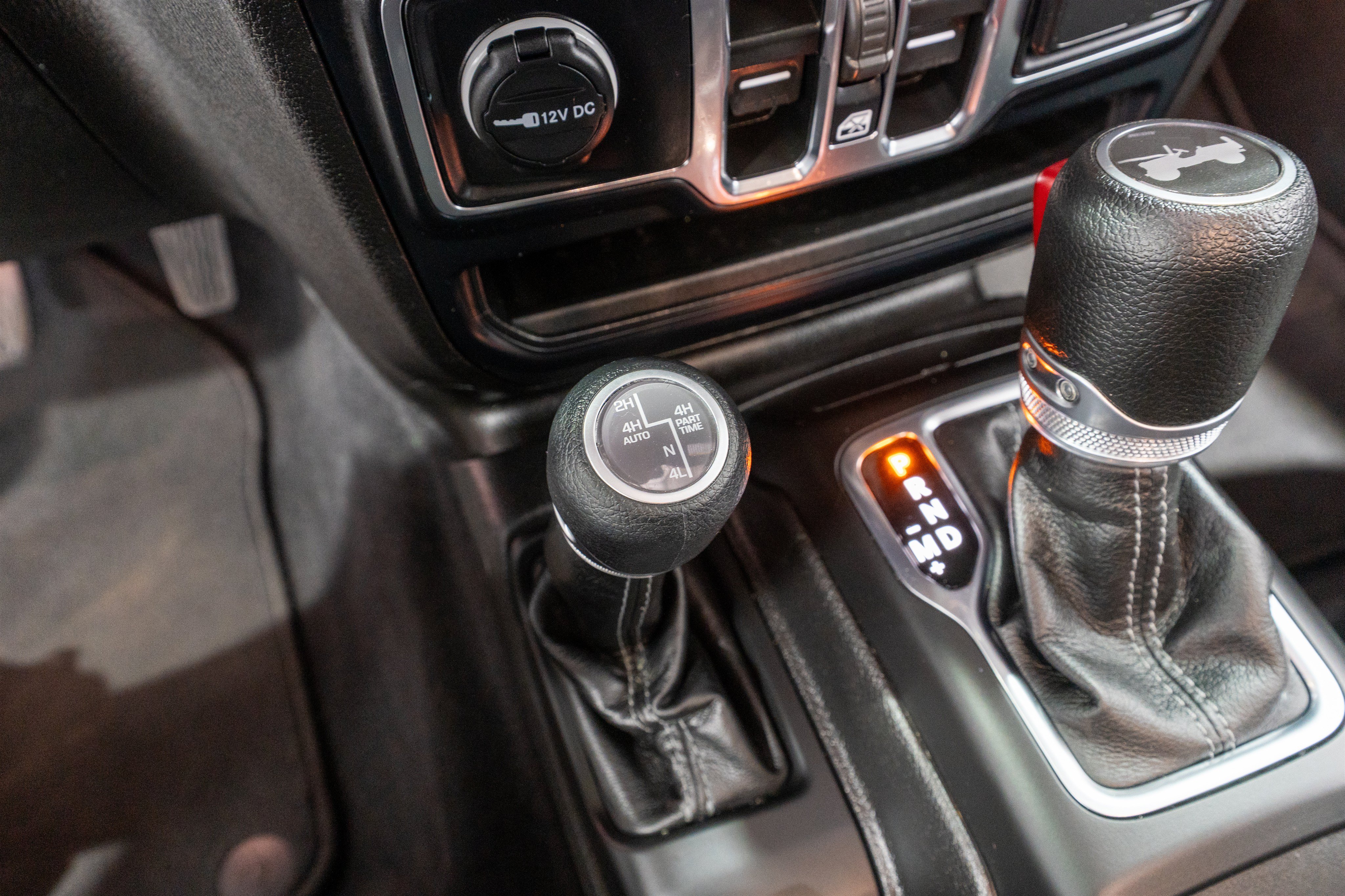 Used 2024 Jeep Wrangler Unlimited w/ Convenience Group AWD/4WD image 23