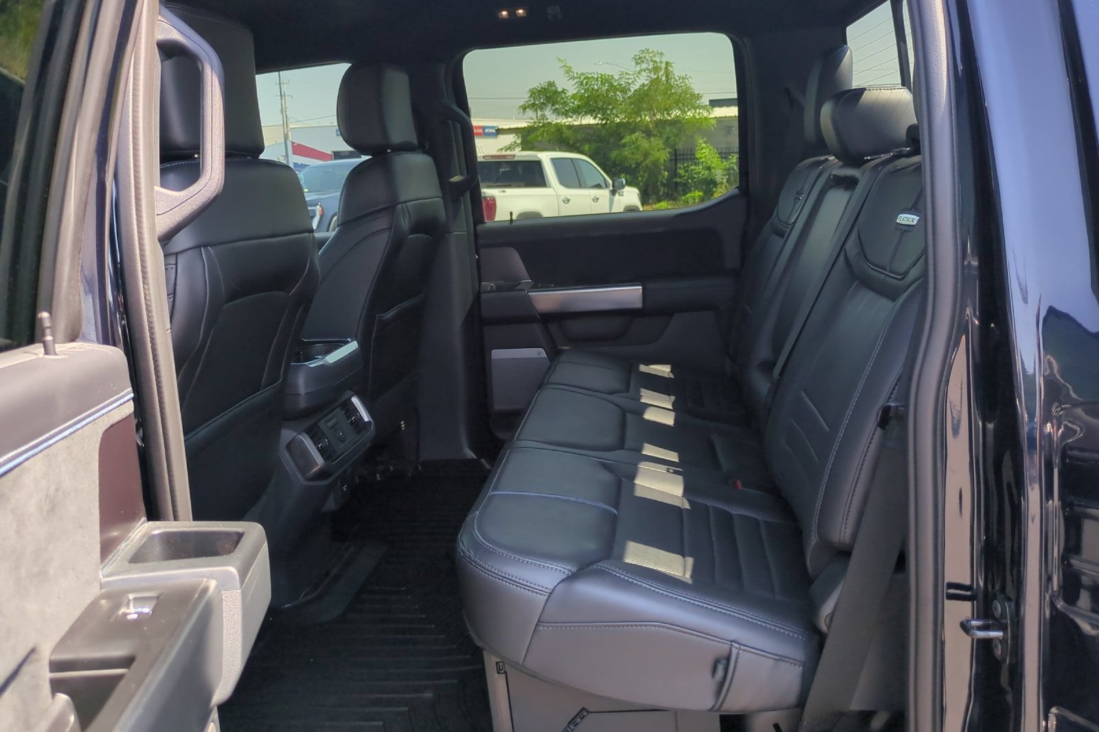 Used 2025 Ford F150 Platinum AWD/4WD image 13