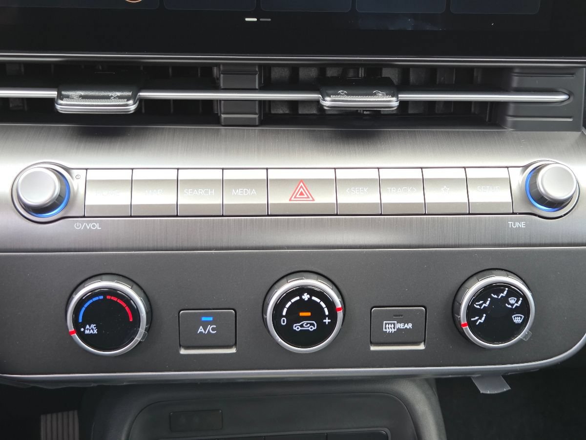 New 2027 Hyundai Kona SE AWD/4WD image 36