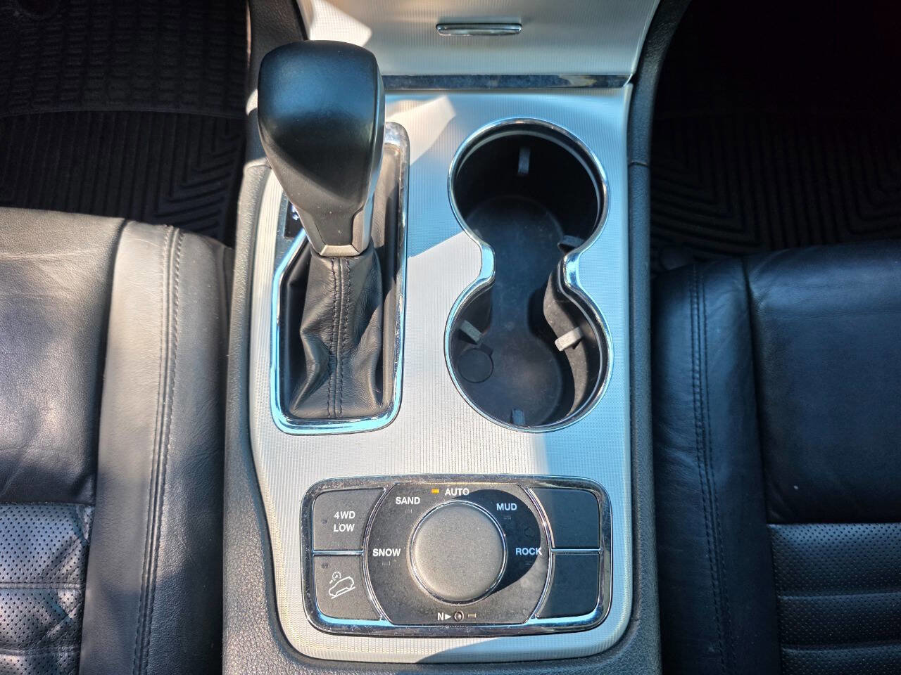 Used 2018 Jeep Grand Cherokee Limited image 27