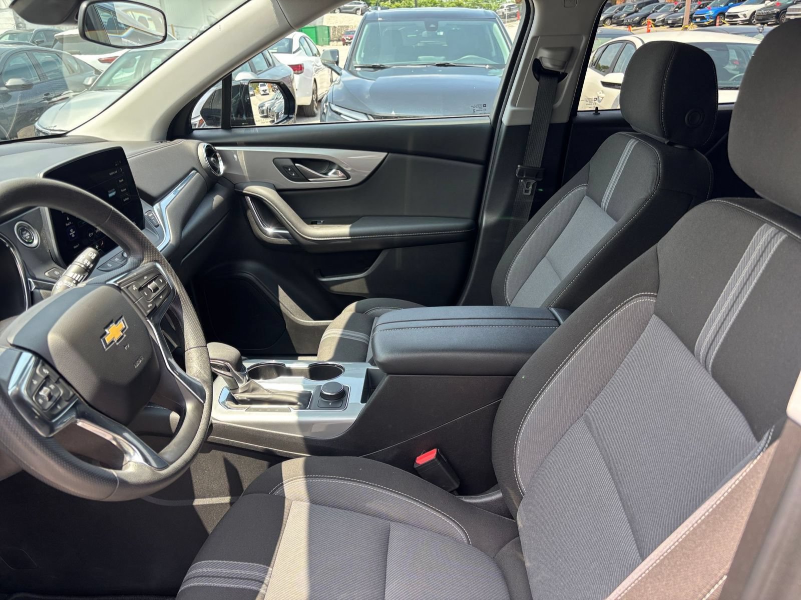 Used 2025 Chevrolet Blazer LT FWD image 22