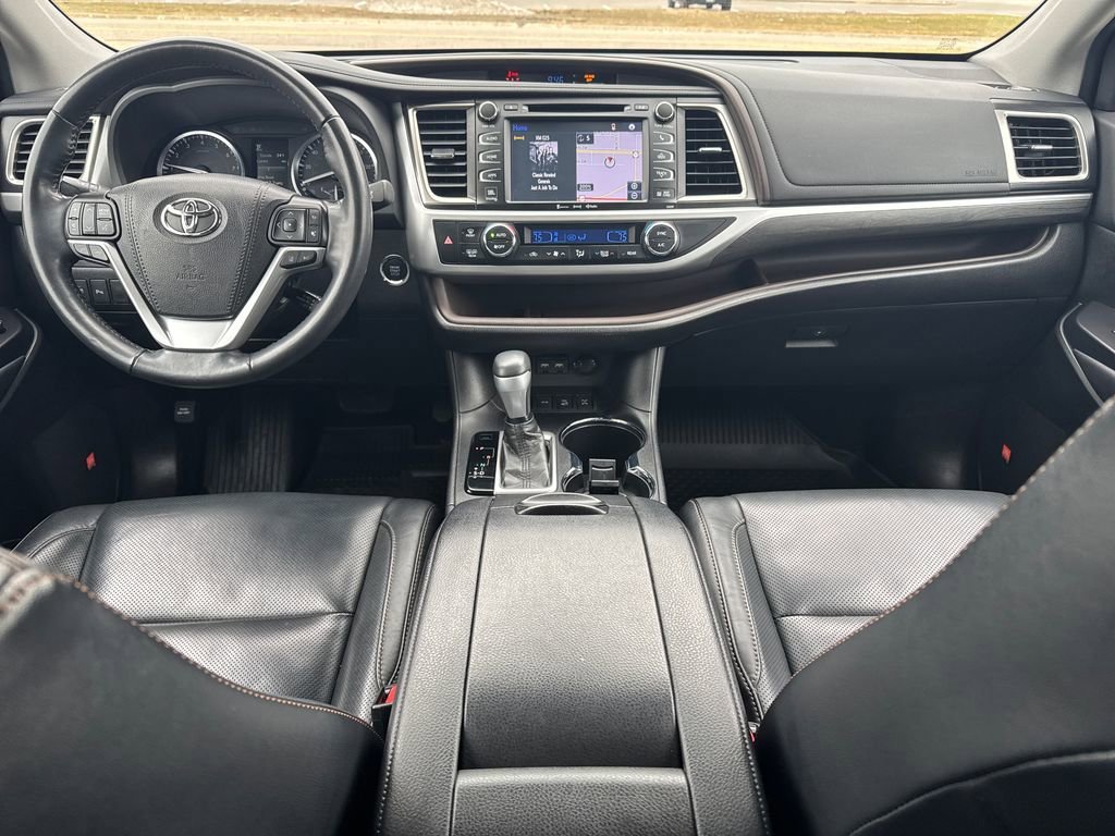 Used 2019 Toyota Highlander Limited Platinum image 18