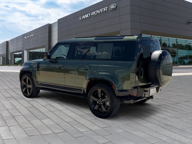 Certified 2026 Land Rover Defender 110 X-Dynamic SE AWD/4WD image 3
