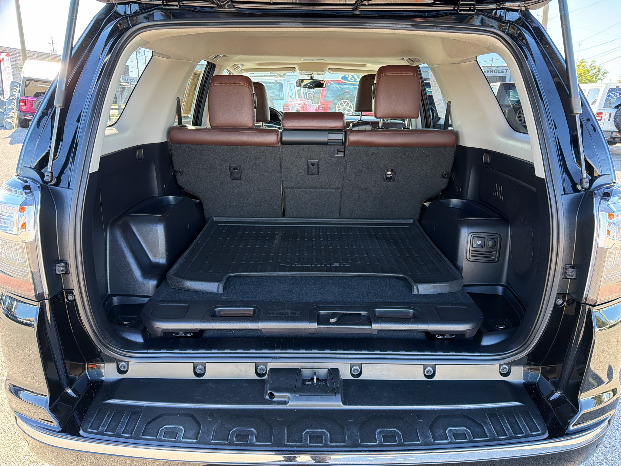 Used 2018 Toyota 4Runner Limited AWD/4WD image 8