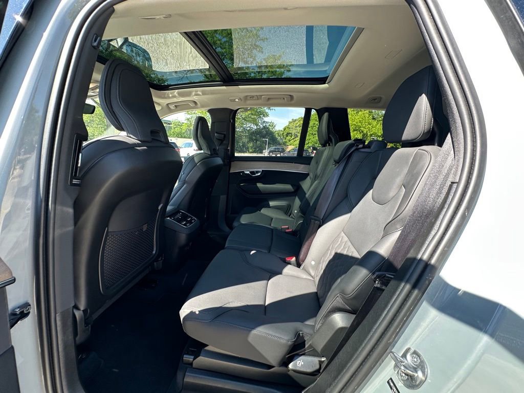 Used 2025 Volvo XC90 B5 Plus AWD/4WD image 16