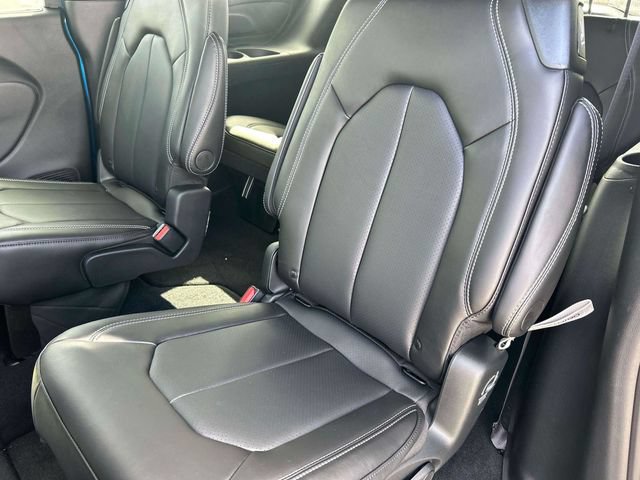 New 2026 Chrysler Pacifica Select FWD image 18