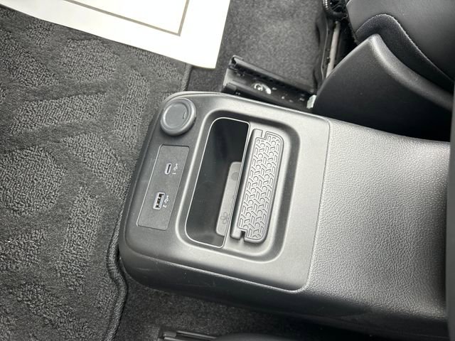 Used 2023 Nissan Ariya AWD image 27